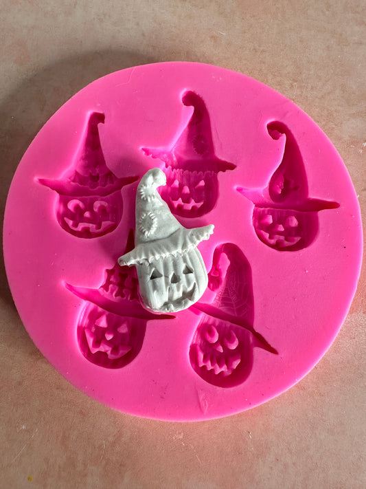 Halloween Scarecrow Jack O’Lantern Mold – Pumpkin Face with Witch Hat