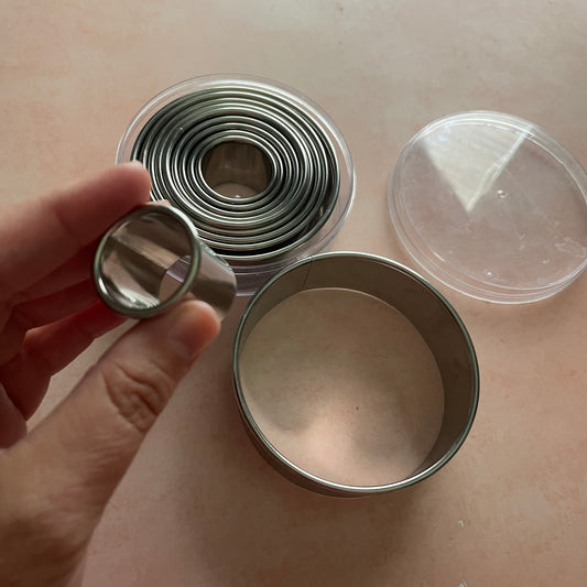 Metal Round circle polymer clay cutter set of 11 without case