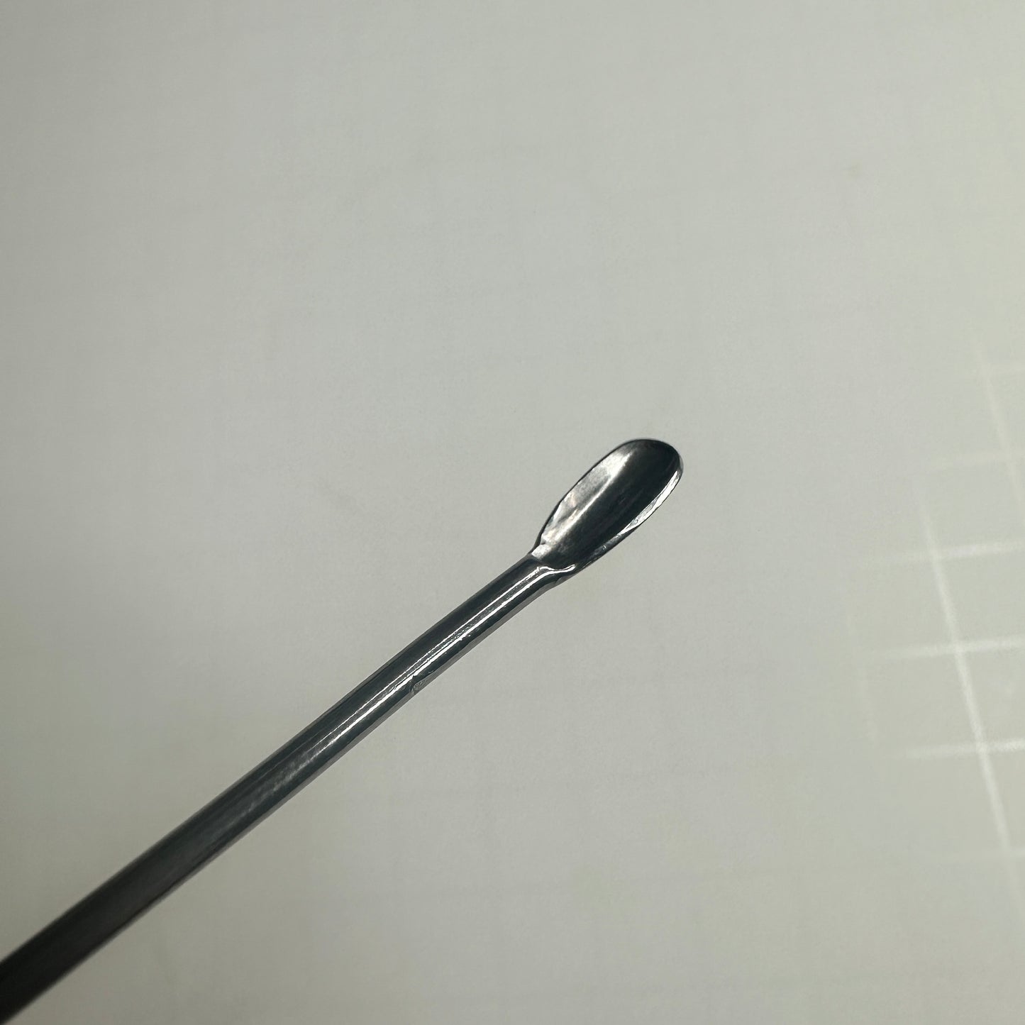 Metal glitter or powder non-static scooping spoon