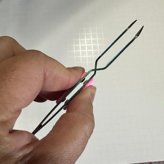 Self-Closing Tweezers – Pink Handle & Iridescent Finish | Handle Baked Clay, Charms & Sealing with Ease