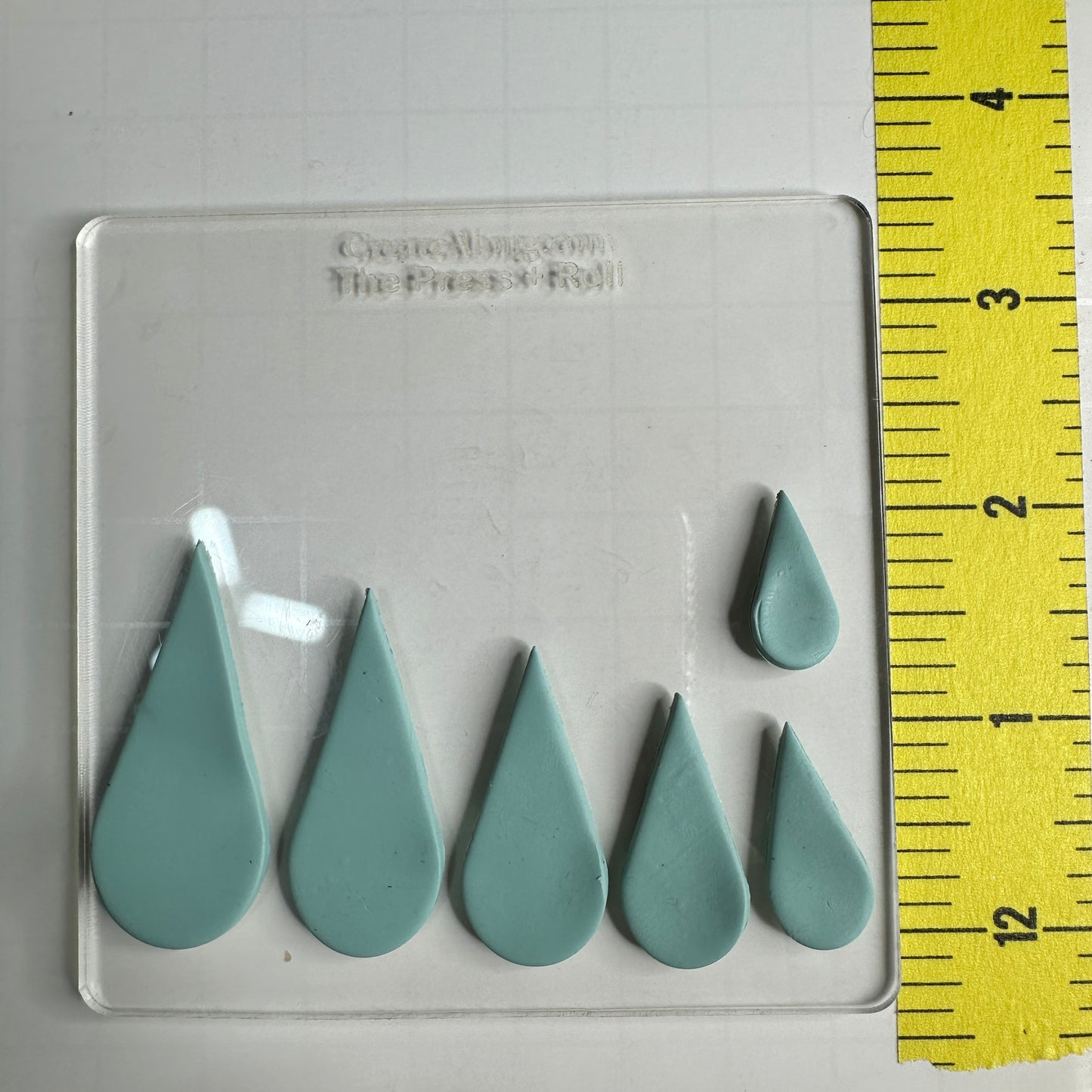 Water Drops Polymer Clay Cutter Set – 6-Piece Graduated Teardrop Cutters for Earrings, Pendants & Flower Petals