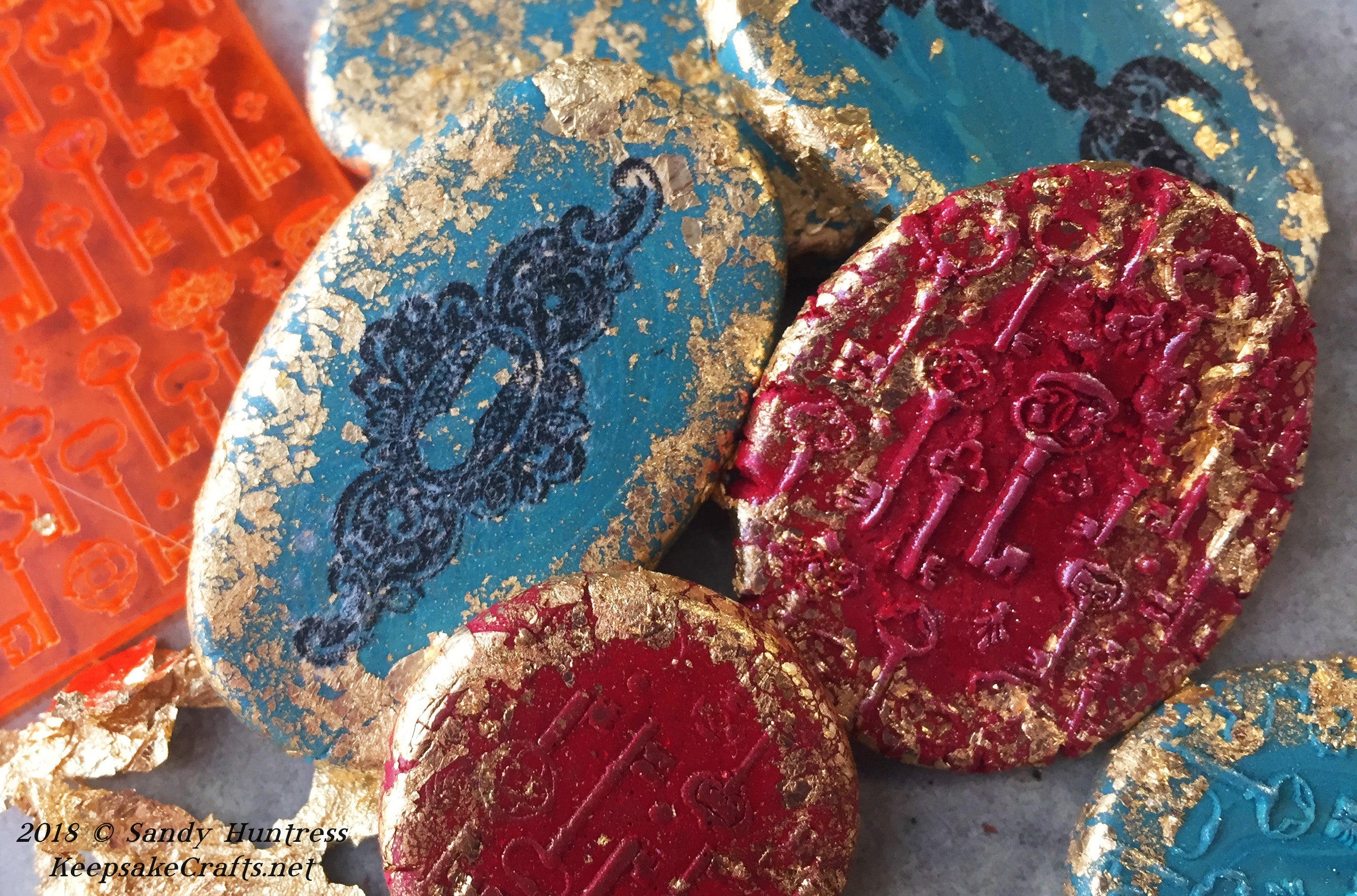 Crackled Gold Pendants - Vintage Grunge Create Along Box