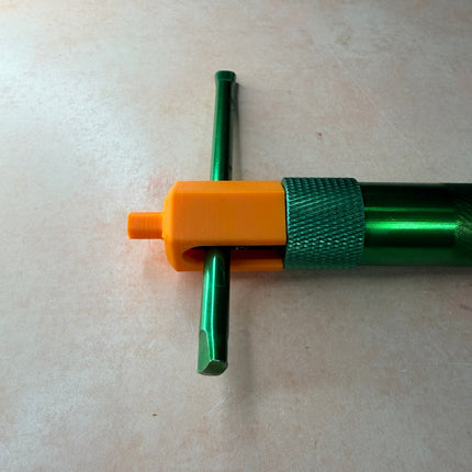 Extruder Adaptor for Drill Makins Green