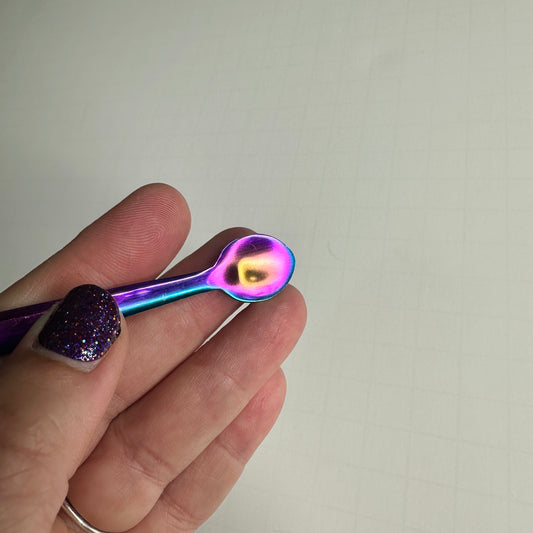 The Dazzle Dipper – Dual-Ended Metallic Spoon Tool for Glitter, Mica, Beads & Dazzle Dust